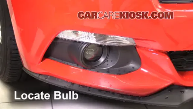 2015 Ford Mustang EcoBoost 2.3L 4 Cyl. Turbo Éclairage Feu antibrouillard (remplacer l'ampoule)